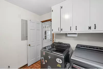 6965 Hunters Branch Drive, Sandy Springs, GA 30328 - Photo 14