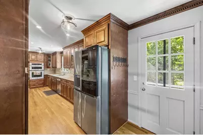 6965 Hunters Branch Drive, Sandy Springs, GA 30328 - Photo 12
