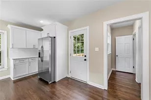 76 Leathers Circle NW, Atlanta, GA 30314 - Photo 10