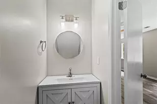 1055 Chapman Ln, Stone Mountain, GA 30088 - Photo 24