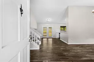 1055 Chapman Ln, Stone Mountain, GA 30088 - Photo 4