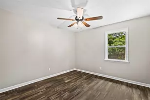 1055 Chapman Ln, Stone Mountain, GA 30088 - Photo 32