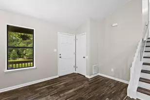 1055 Chapman Ln, Stone Mountain, GA 30088 - Photo 6