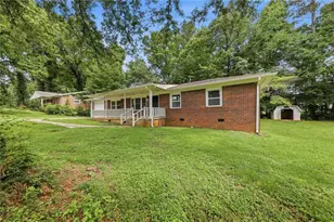 2463 Montezuma Cir, Ellenwood, GA 30294 - Photo 2