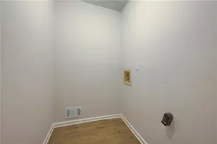 175 Ansley Ct, Roswell, GA 30076 - Photo 16