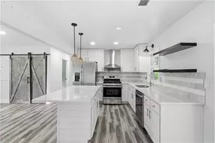 1614 Carolyn Dr, Stone Mountain, GA 30087 - Photo 2