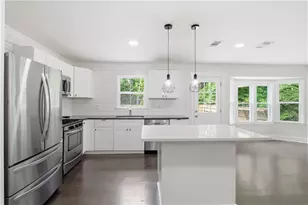 1239 Ashbrook Dr, Lawrenceville, GA 30043 - Photo 10