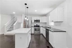 1239 Ashbrook Dr, Lawrenceville, GA 30043 - Photo 2
