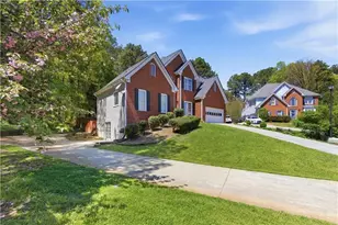 2255 Pinehaven Ct, Grayson, GA 30017 - Photo 2