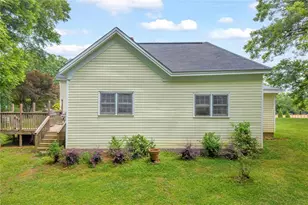 5270 Gainesville St, Flowery Branch, GA 30542 - Photo 4