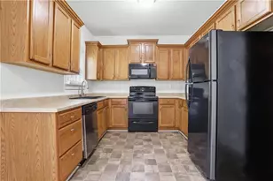 117 E Woodland Manor, Temple, GA 30179 - Photo 2