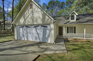 9173 Snipe Ln, Jonesboro, GA 30236 - Photo 2