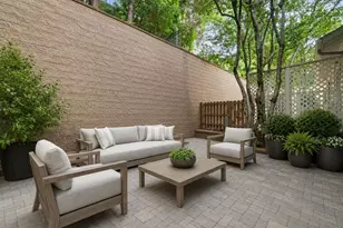 1069 Woodbridge Hollow NE, Atlanta, GA 30306 - Photo 2