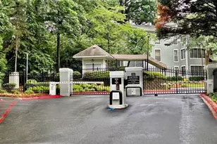 713 Summit N Dr NE, Atlanta, GA 30324 - Photo 2