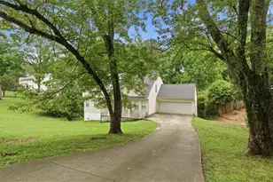 4125 Lakeshore Way NE, Marietta, GA 30067 - Photo 4