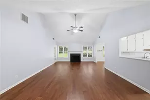 685 Hunters Creek Ln, Lawrenceville, GA 30043 - Photo 8