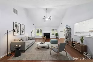 685 Hunters Creek Ln, Lawrenceville, GA 30043 - Photo 2