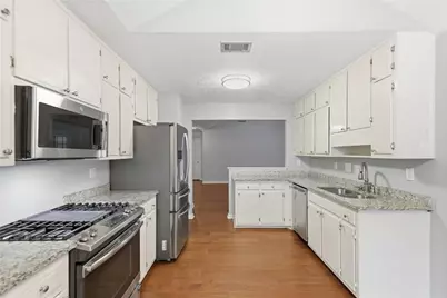 685 Hunters Creek Lane, Lawrenceville, GA 30043 - Photo 14