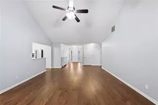 685 Hunters Creek Ln, Lawrenceville, GA 30043 - Photo 10