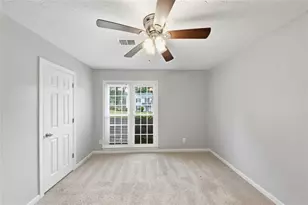685 Hunters Creek Ln, Lawrenceville, GA 30043 - Photo 18