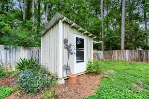 235 Barrington Dr E, Roswell, GA 30076 - Photo 28