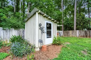 235 Barrington Dr E, Roswell, GA 30076 - Photo 32