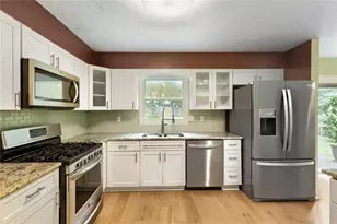 235 Barrington Dr E, Roswell, GA 30076 - Photo 16