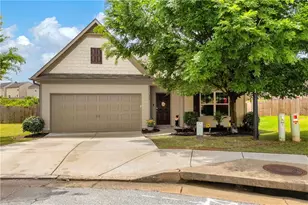 439 Fall Ct, Pendergrass, GA 30567 - Photo 2
