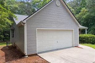 2081 Bay Ct, Monroe, GA 30655 - Photo 2