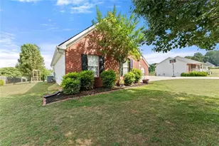 4518 Summerset Dr, Gainesville, GA 30507 - Photo 6