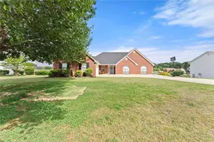 4518 Summerset Dr, Gainesville, GA 30507 - Photo 4