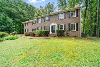 4752 Forest Glen Court NE, Marietta, GA 30066 - Photo 2