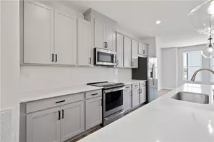 2676 Creek View Terrace, Atlanta, GA 30318 - Photo 6