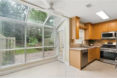 112 Mount Vernon Circle, Atlanta, GA 30338 - Photo 8