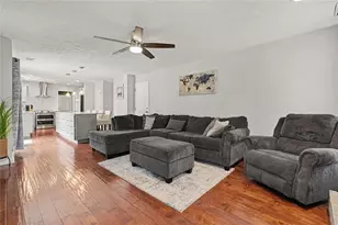 318 Dunagan Chase Dr, Lawrenceville, GA 30045 - Photo 10