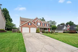 318 Dunagan Chase Dr, Lawrenceville, GA 30045 - Photo 2