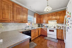 2655 Lake Commons Ct, Snellville, GA 30078 - Photo 8