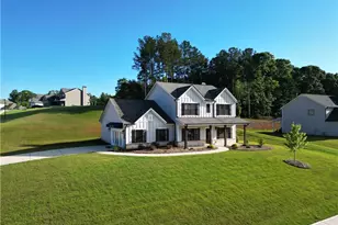 1025 Red Oak Blvd, Loganville, GA 30052 - Photo 2