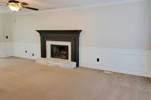 8541 Birch Hollow Dr, Roswell, GA 30076 - Photo 2
