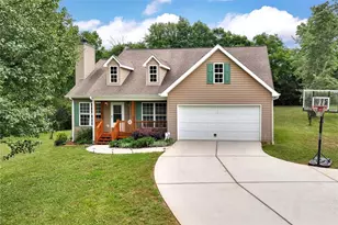 1044 Lothridge Rd, Cleveland, GA 30528 - Photo 1