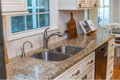 335 Thornwood Drive, Atlanta, GA 30328 - Photo 28
