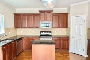1492 Liberty Pkwy NW, Atlanta, GA 30318 - Photo 6