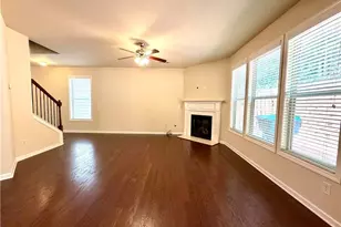 6215 Crested Moss Dr, Alpharetta, GA 30004 - Photo 4