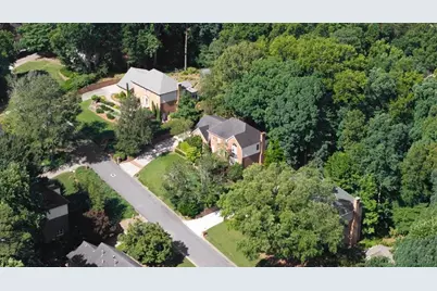 1143 Byrnwyck Road NE, Brookhaven, GA 30319 - Photo 2