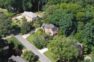 1143 Byrnwyck Rd NE, Brookhaven, GA 30319 - Photo 2