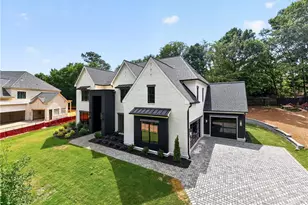 423 Lynne Cir, Alpharetta, GA 30009 - Photo 2