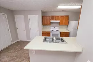 5737 Strathmoor Manor Cir, Lithonia, GA 30058 - Photo 8