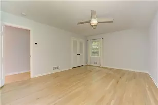 7350 Hunters Branch Dr, Atlanta, GA 30328 - Photo 46