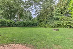 7350 Hunters Branch Dr, Atlanta, GA 30328 - Photo 72