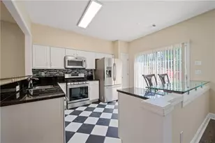 5351 Medlock Corners Dr, Peachtree Corners, GA 30092 - Photo 4